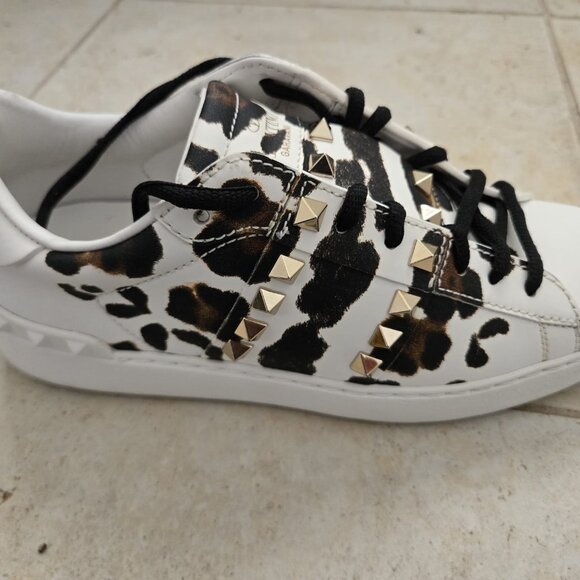 Valentino Rockstud Leopard Sneakers - Picture 4 of 7